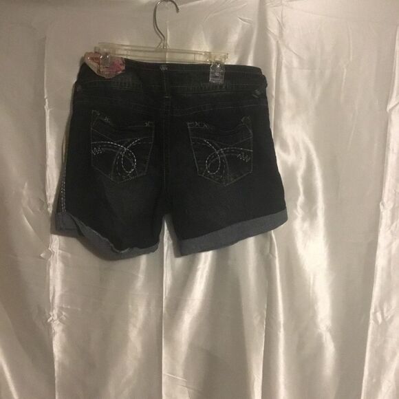 Wallflower Dark Wash 2 Button Whisker Detail Cuff Bottom Jeans Shorts 9 - Picture 2 of 7